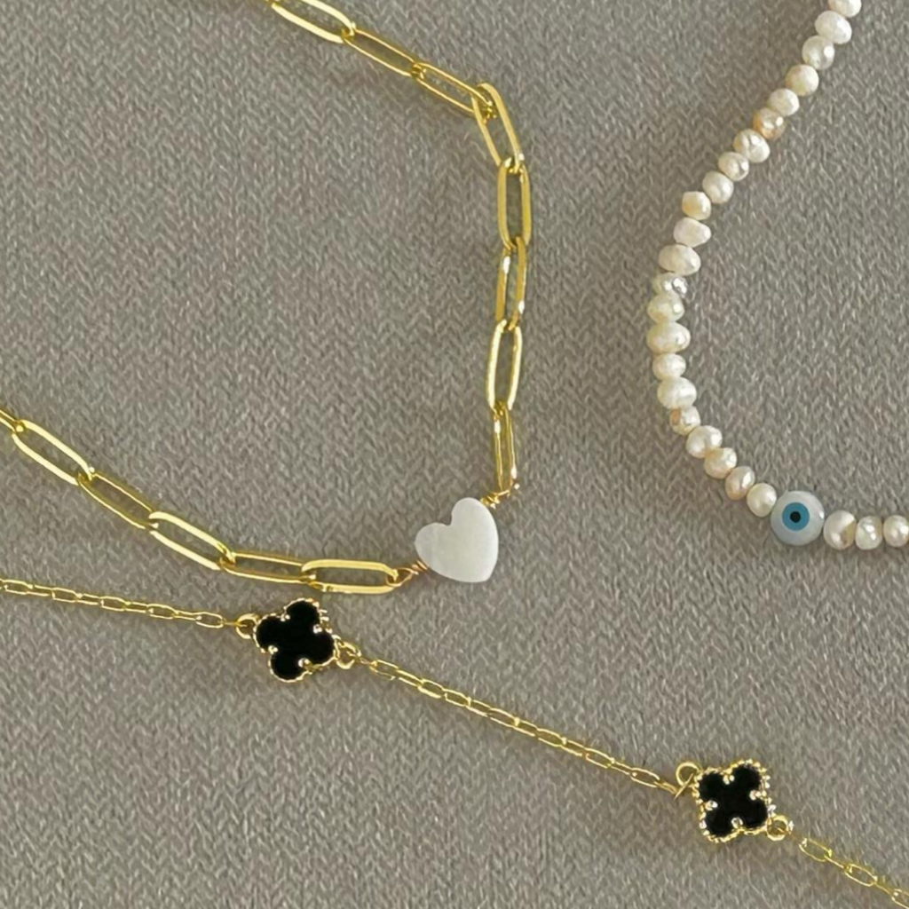 Choker corazón madre perla