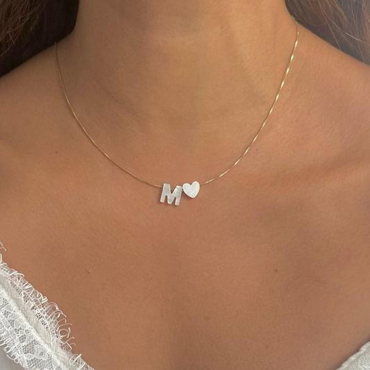 Cadena inicial corazón madre perla