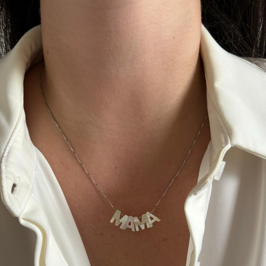 Cadena en plata Mamá