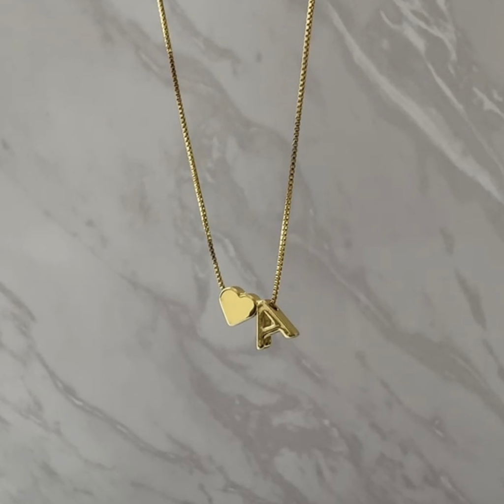 Cadena inicial y corazón