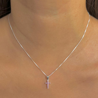 Cadena cruz en plata