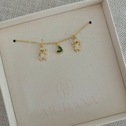 Cadena pareja niños