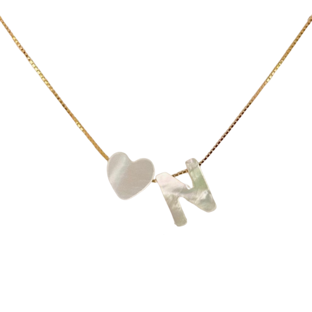 Cadena inicial corazón madre perla