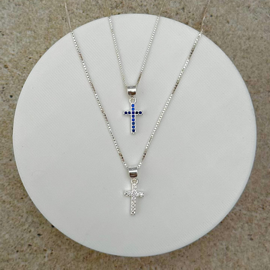 Cadena cruz en plata