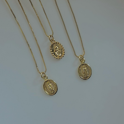 Cadena Virgen mini lisa