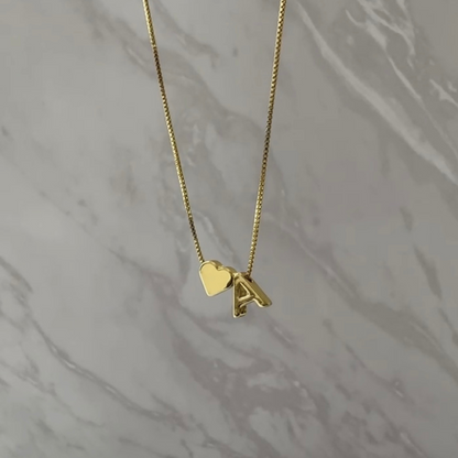 Cadena inicial y corazón