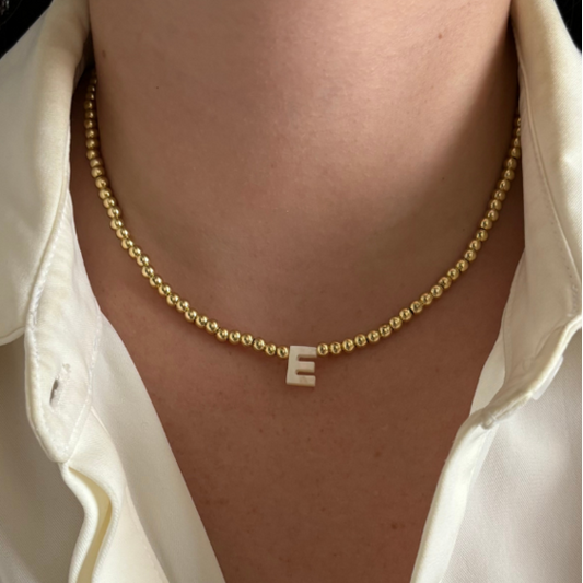 Choker dorado inicial madre perla